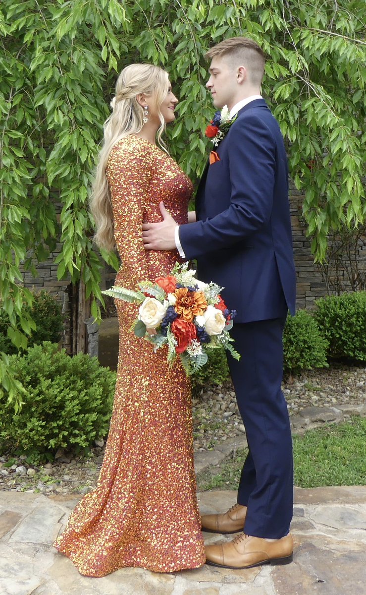 tonnienae1975's tweet photo. @eli_johnson3 and @Hall3Kylie β€οΈ #PHSprom https://t.co/4tJopAGiiW