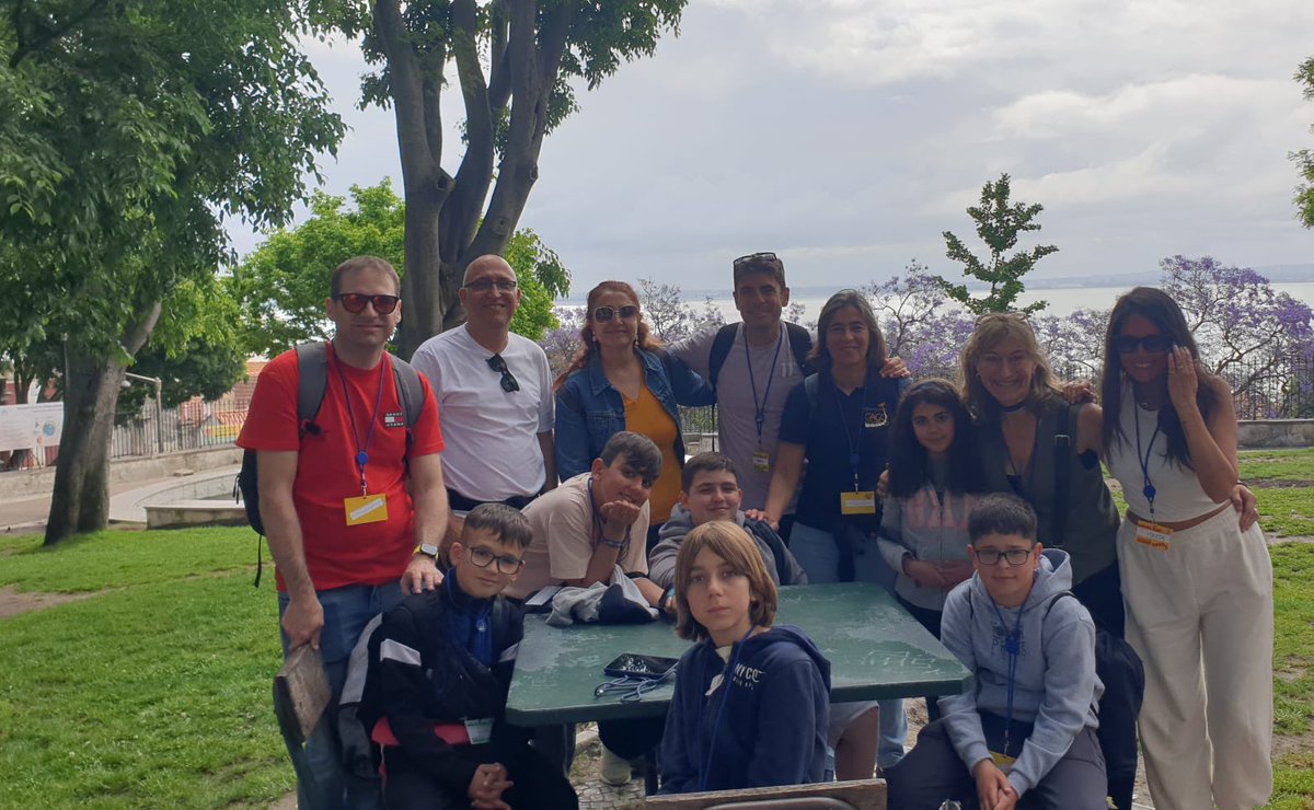 ceiparcipreste's tweet photo. Nuestros alumnos y profesores ya están en Lisboa realizando la última movilidad del proyecto #erasmusplus “Ludanta Kune”con los compañeros de Portugal y Bélgica 🇵🇹🇧🇪🇪🇸
Ha sido un día larguísimo pero que ha merecido la pena.
@sepiegob @educacyl @CFIE_Segovia #arcierasmus https://t.co/LkVihOc8vi