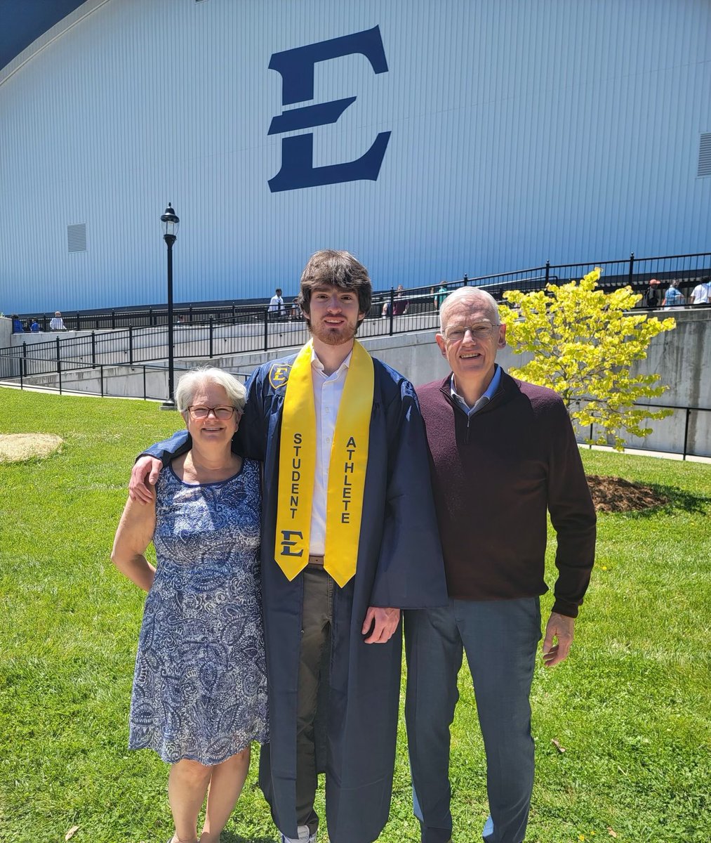 Congrats to our guy Charlie Weber on his graduation today from East Tennessee State University! Charlie graduated with a Bachelors of Science in Geoscience! 

#TheSharkWay 🦈
