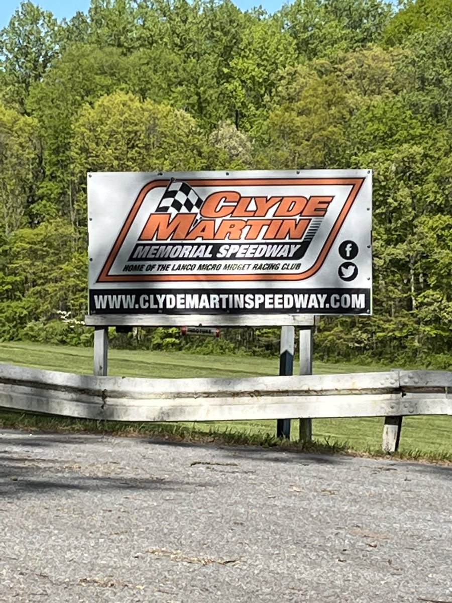 Night ✌🏻in PA with <a href="/jmburdett/">Jason Burdett</a> <a href="/BrandtRacing/">BRANDT Racing</a> <a href="/bigwheelstruck/">big wheels trucking</a>