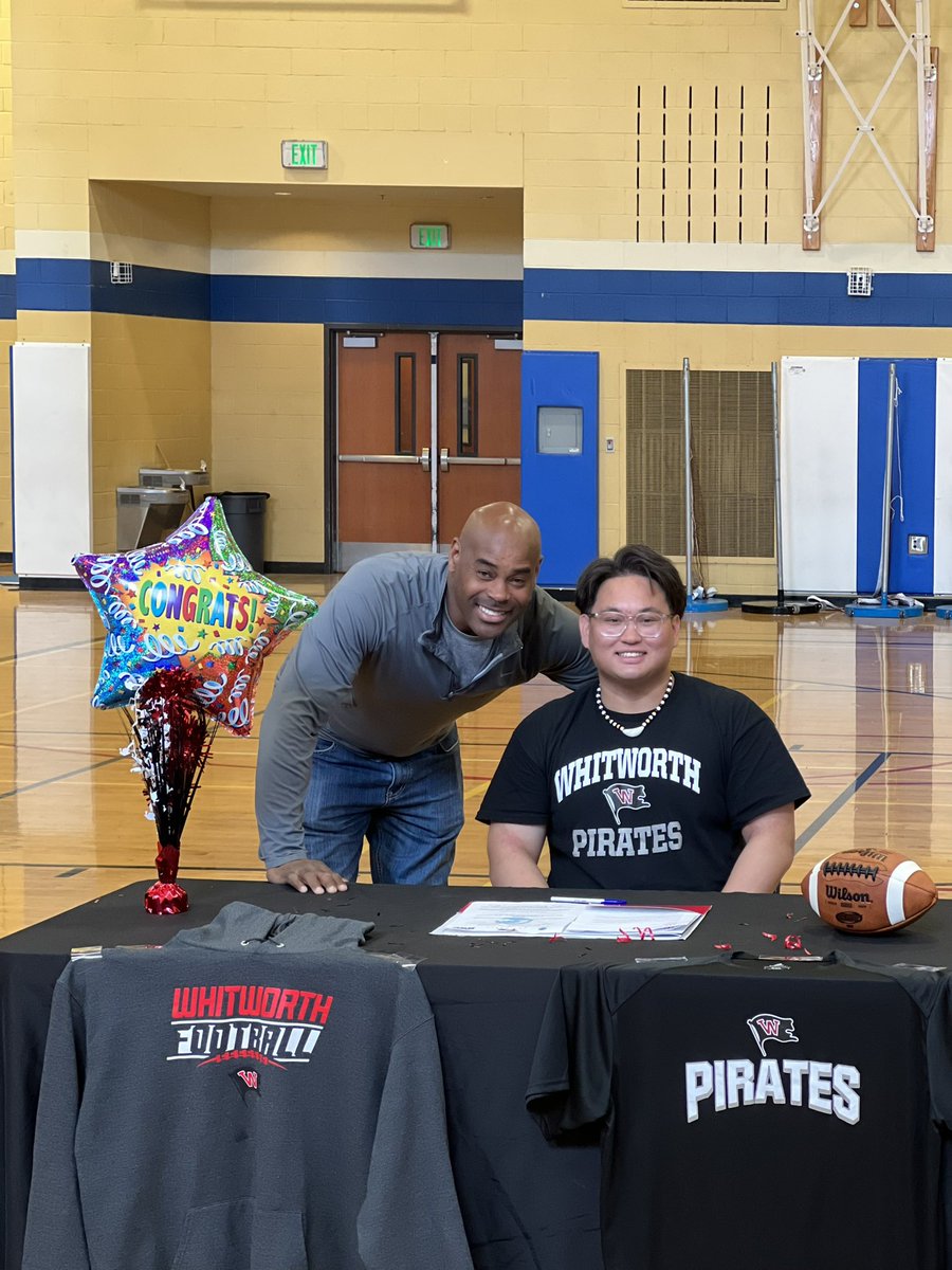 Signed. Can’t wait to be there in August!
Let’s get to work!🏴‍☠️❤️🖤

<a href="/CoachAlexLand/">Alex Land</a> <a href="/coachsandberg/">Rod Sandberg</a> <a href="/WhitworthFB/">Whitworth FB</a> <a href="/Coach__Shaw/">Mac Shaw</a>