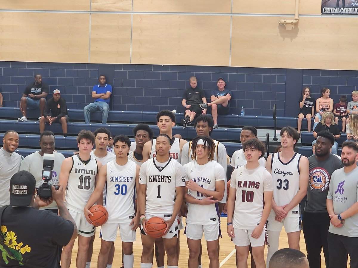 KimBaum125's tweet photo. Let the game begin! Jordan Clarkson All-Star game.  San Antonio All-stars vs. Austin All-Stars. @Bradenbaum33 https://t.co/BGwtIs3cWd