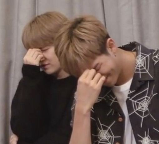 taeskyblue's tweet photo. como os membros reagem e lidam com os jikook; a thread https://t.co/vt9ChWk73l