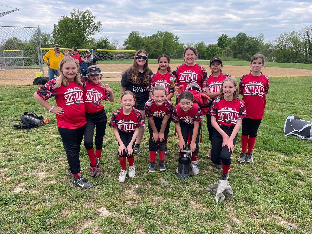 SoftballSasha's tweet photo. My 5th/6th grade softball team I help coach got their first win today! ππ€β€οΈπ₯
@Batbusters_IN
#jrcoach #lovethisgame https://t.co/N0tvzWo2X8