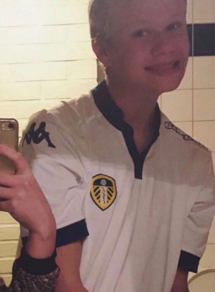 kyle_fitz92's tweet photo. @ErlingHaaland Your Leeds and you know you are 💙💛 https://t.co/luRrweSN2o