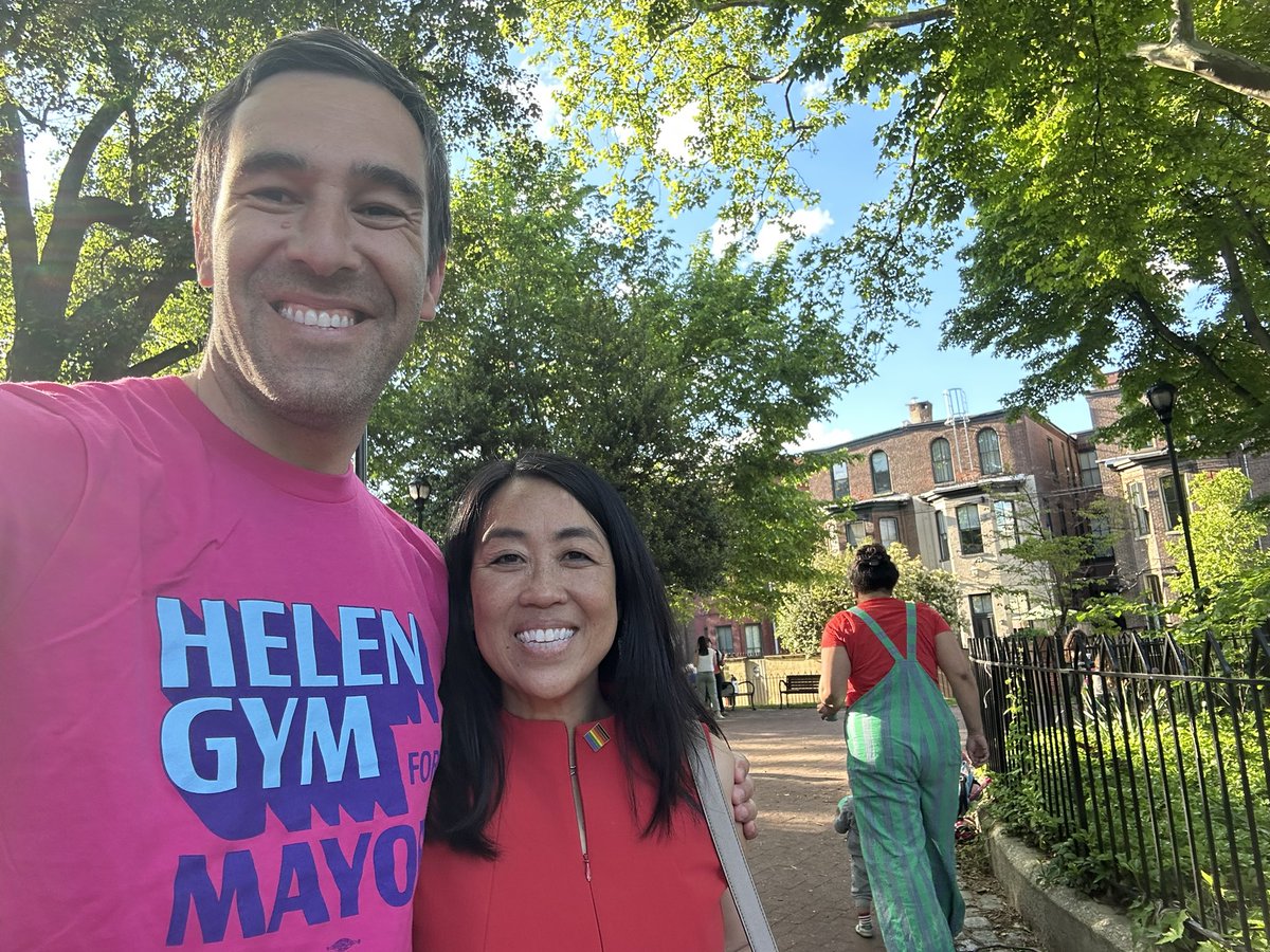 Proud to be out here knocking doors with the next Mayor of Philadelphia my friend <a href="/HelenGymPHL/">Helen Gym</a> 

She is running an amazing, hard charging, progressive campaign to rebuild Philly schools, improve safety and mental health. From Baltimore to Philly we are fighting for our cities!