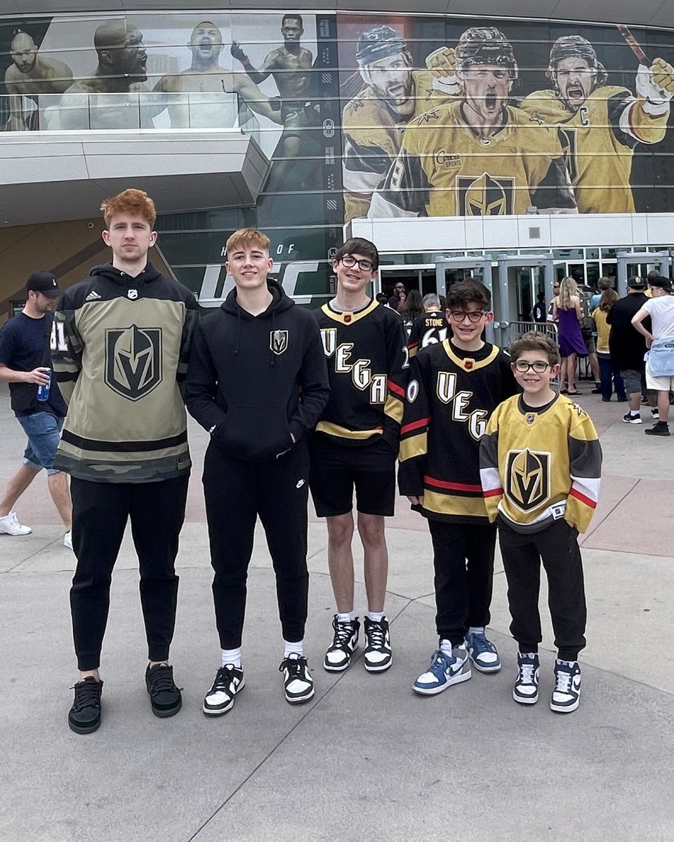 shelley_unk's tweet photo. Go Knights Go! #UKnightTheRealm #TheGoldenAge https://t.co/vsC2wutKEi