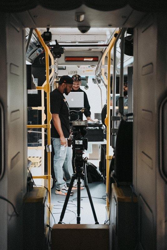 chreeceaf's tweet photo. WE OUTSIDE! #ChreeceInTransit
@IndyGoBus @djtopspeed
@OfficialJStokes @4200kory @jadamfbell @KeyzeAriZona @FOXDLEGND0
📷 @loagin_matthew 
#chreeceaf https://t.co/DAi8oXN2WY