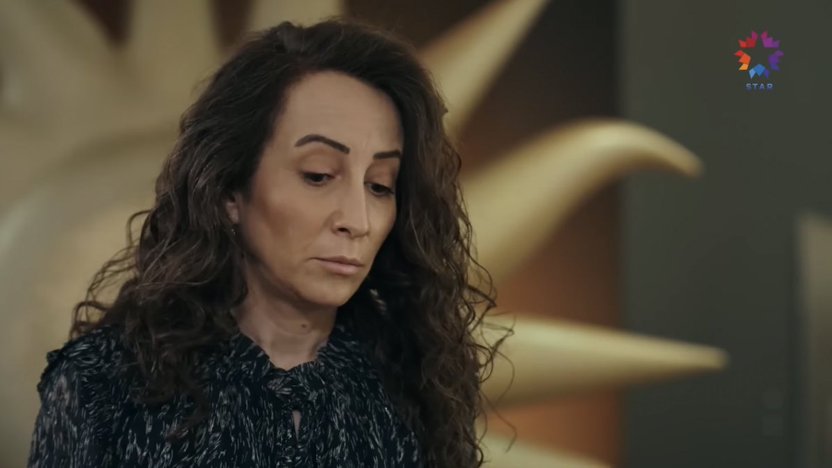 JAY_ZD2911's tweet photo. go try another dress..

- the mother in law who turned a blind eye on the state suna was in
- the hala who closed her ears to her niece’s request to leave the place 
- the mother who never spoke for her daughters

that’s my analysis, take it or leave it #yalıçapkını https://t.co/h55wwvwjeU