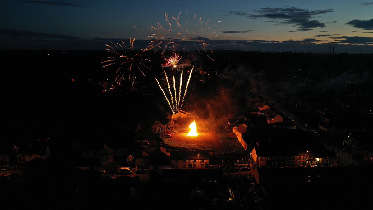 purplebee's tweet photo. Perfect nights weather to start off a busy weekend in #Ballycarry filming the village #Coronation celebrations...tonight festivities commenced with Fireworks, Pipers, Lambeg Drums and a Beacon. @BBCNewsNI @coolfm @Energy106  @bbcnewsline @BelfastTele https://t.co/RmxmHh9NOv