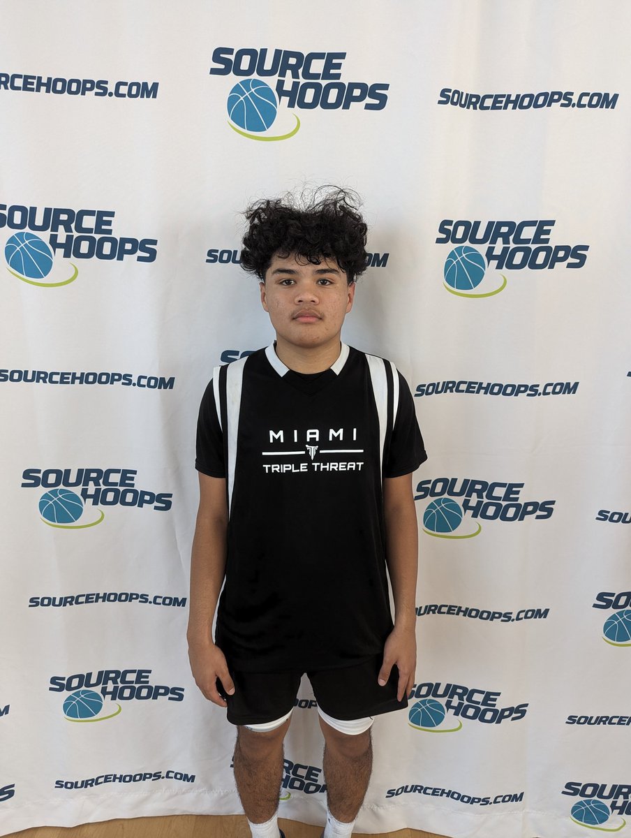SourceHoops's tweet image. 2026 Carlos Duarte (Miami Triple Threat/Slam) helped lead his team to a comeback win vs Team T-Mac. The PG knocked down some big 3s and penetrated and passed well. #SourceHoops #MiamiSpringClassic