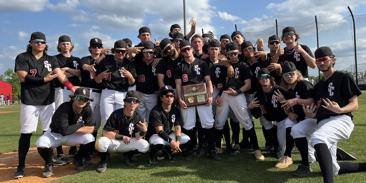 Redhawks_9AAAA's tweet photo. Got it done! District Champs… (25-6)
Proud of these men and assistant coaches. Let’s ride!!!! @ceciljoyce @Kreager @WGNSSports https://t.co/qRdihzgGVa