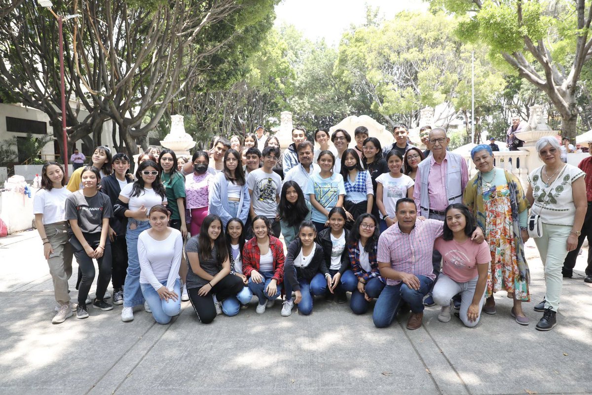 fchiguil's tweet photo. Con el presupuesto participativo elegido por vecinas y vecinos de la colonia #GuadalupeInsurgentes se mejoró el Parque de #LaPasión con la instalación de nuevos juegos infantiles y pasto sintético, para que nuestras niñas y niños disfruten de este espacio. https://t.co/hjHdvaRoar