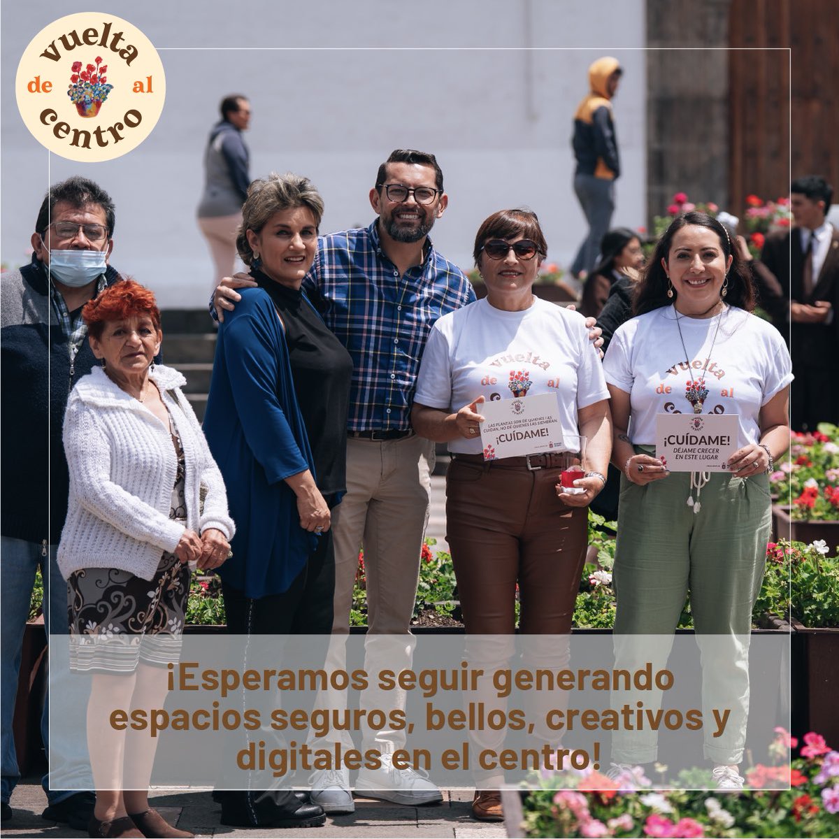 devueltalcentro's tweet photo. “Hemos creado un entorno sanador y seguro a través de las flores (..) con esto aportamos a la dinamización de la economía y a que más personas visiten el centro” Ana Sevilla, líder del proyecto.

Esperamos que esta acción se replique en más plazas del Centro Histórico de #Quito. https://t.co/bUzJKDv00L