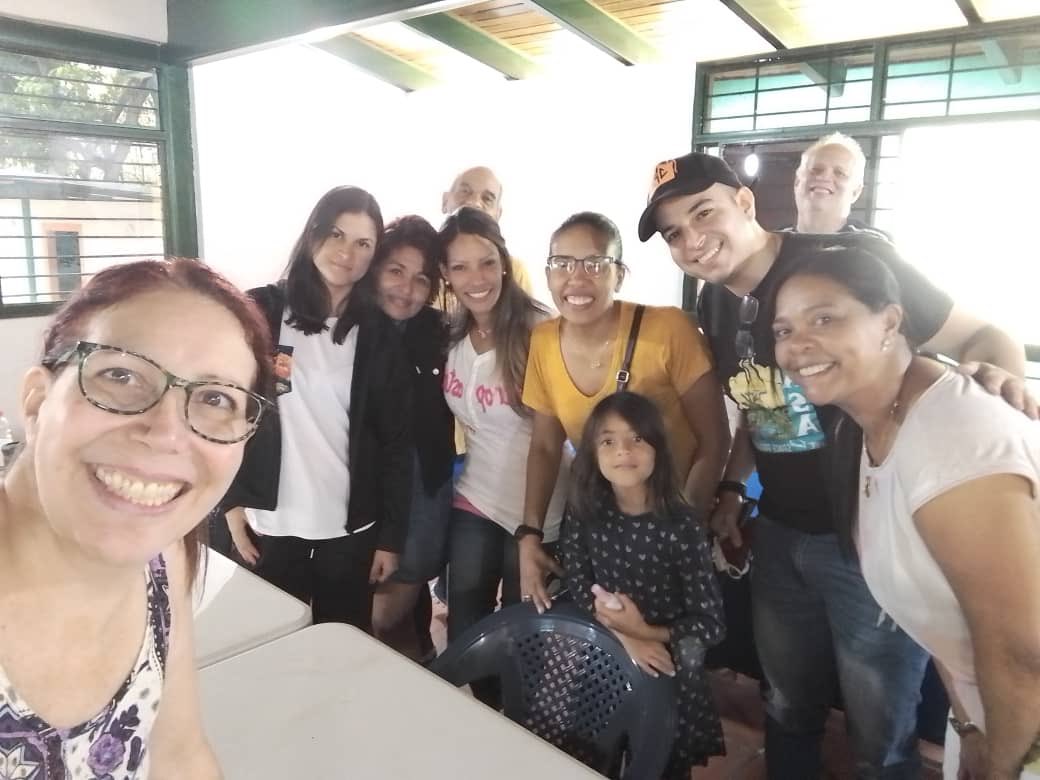 NBStudioAttache's tweet photo. La mejor medicina es #AmarLoQueHaces aquí estoy, disfrutando la primera sesión de la materia #Imagen #Corporalidad y #Coaching con la #SecciónR en la @escoachinghvp Es maravilloso sentir cómo el malestar se diluye cuando disfruto facilitar en las áreas que me apasionan https://t.co/Jg39rrNEim