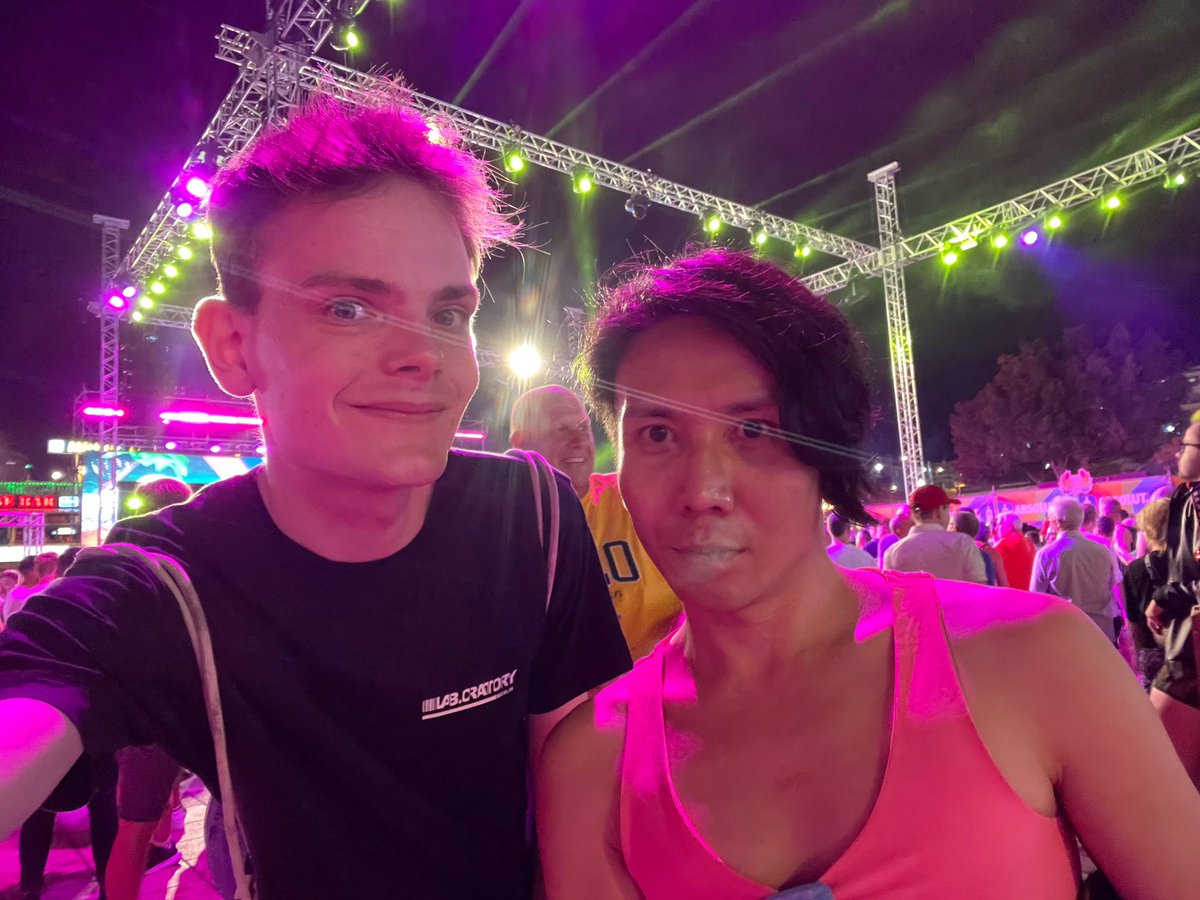 derFe1ix's tweet photo. Fighting for our rights together with the unbelievable @JoblessMermaid at Gran Canaria Pride! 😍🏳️‍🌈✊🏼 https://t.co/zgjP8pXC4I