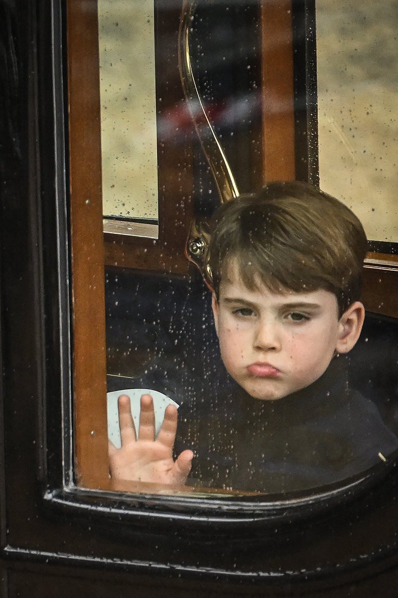 sofia_asilva's tweet photo. #PrinceLouis keep giving us good memes. Just hope he continues to make us laught 🤣 #Coronation https://t.co/u5r7JmgWiR