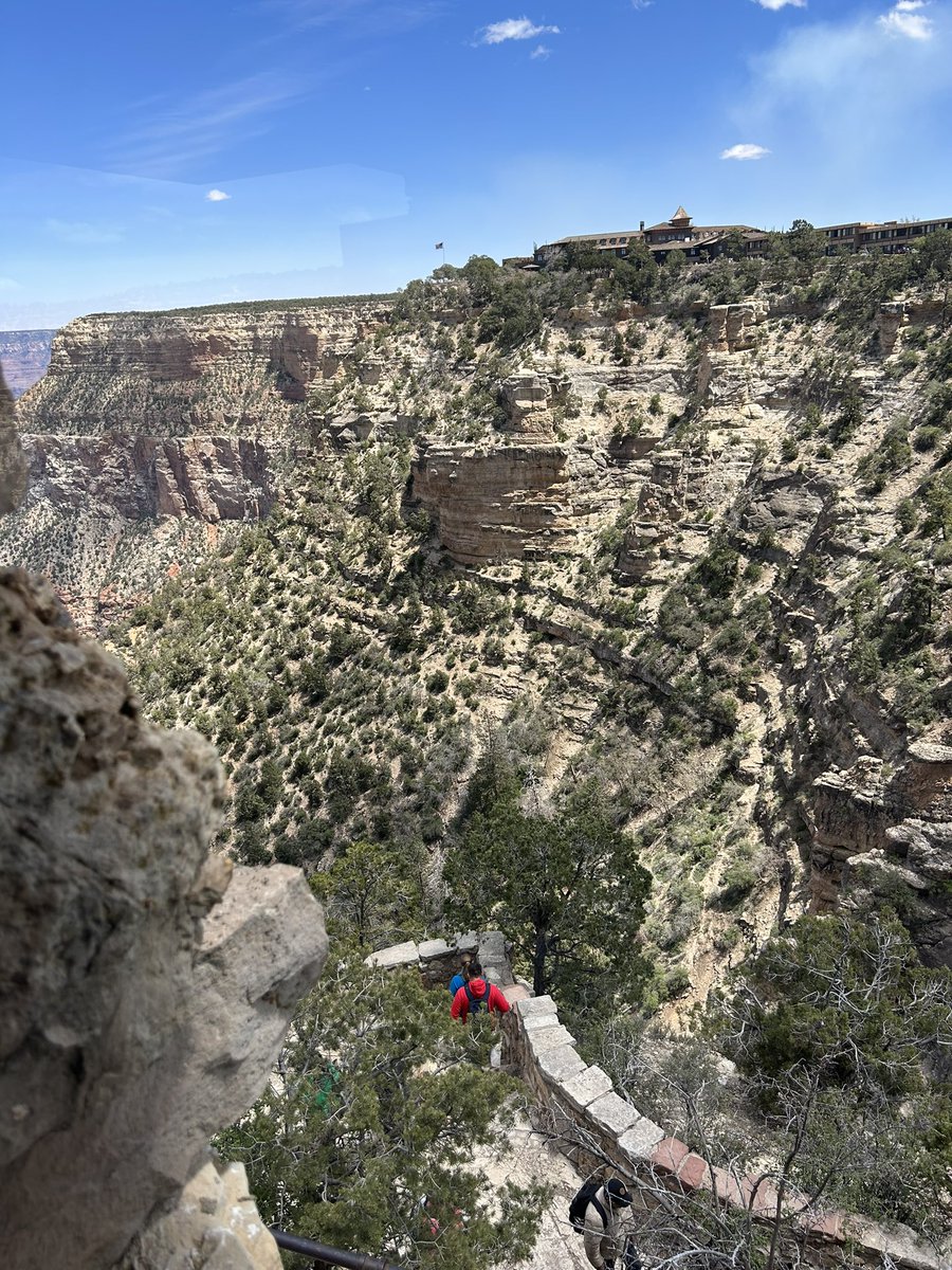 fishon914's tweet photo. Wow. Amazing #hikingadventures https://t.co/aL6LhEOWTr