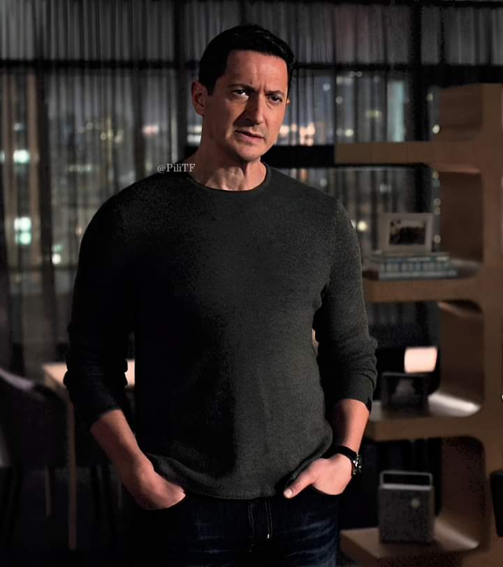 PiliTF's tweet photo. #SashaRoiz as Thomas Kessler
'Suits' (TV Series 2011 - 2019)
S8E16 "Harvey" Aired February 2019
#mrsasharoiz #ThomasKessler
#Suits #SuitsUsa #usanetwork https://t.co/BqdMw1H7mJ