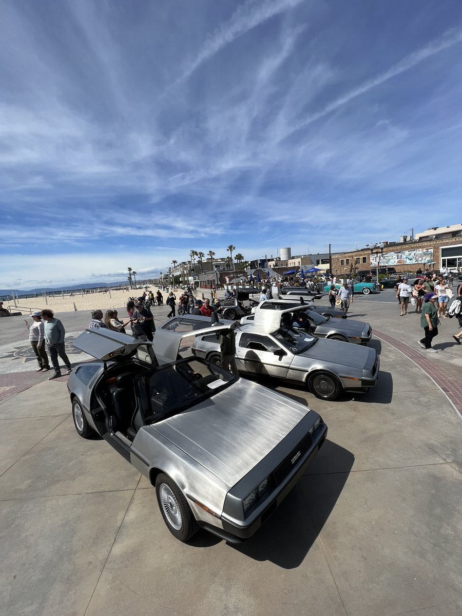 Endless Summer Classic Car Show at the Hermosa Beach Pier. Never enough DeLoreans…
#classiccars #hermosabeach #endlesssummer