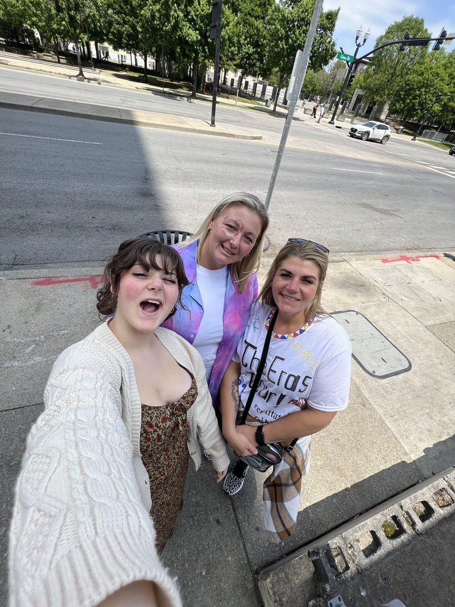 CoLlInSaLc's tweet image. #NashvilleTSTheErasTour #nashvilleTN #nissanstadium #tswift #folklore #fearless #lover #ErasTourNashville #taylorswiftconcert #taylornation @taylornation13