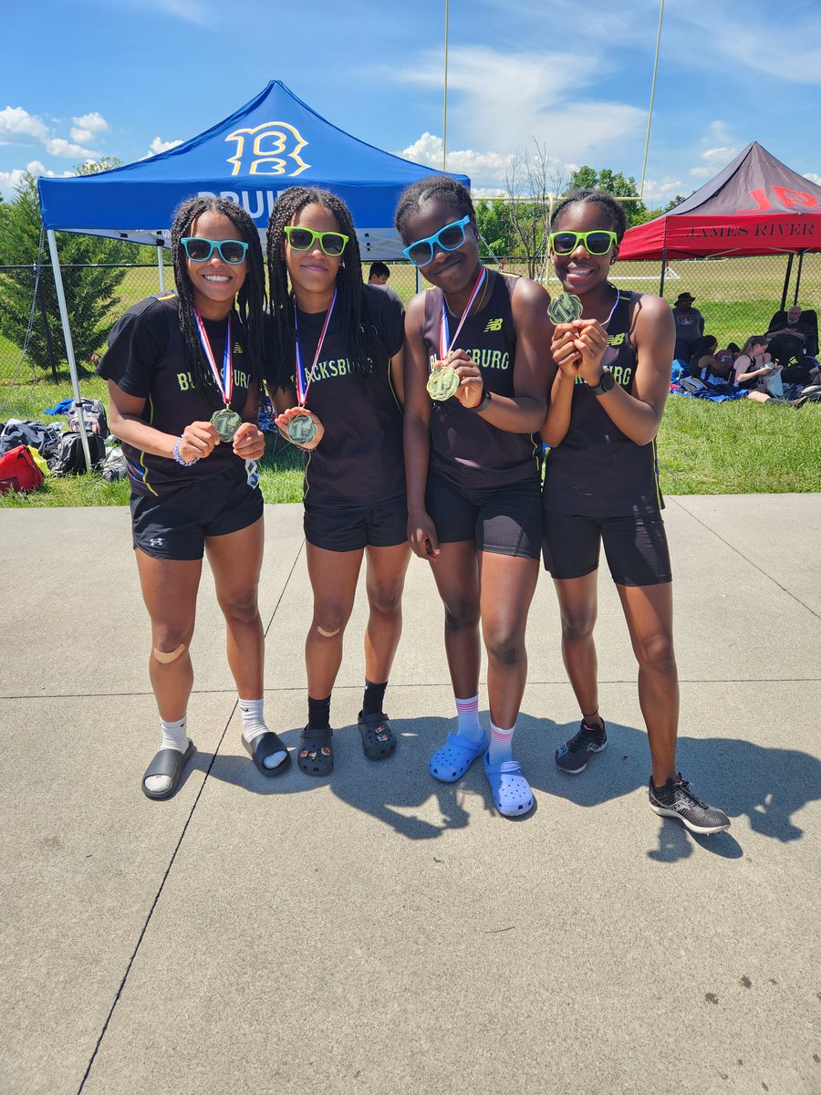 What a great end to the season! Our girls team ended up in 1st place at Cosmo. They beat 20 other teams! <a href="/BruinsBMS/">Blacksburg Middle School</a> <a href="/fergghs/">Mary Beth Ferguson</a> <a href="/coachBFerg27/">Brian Ferguson</a>