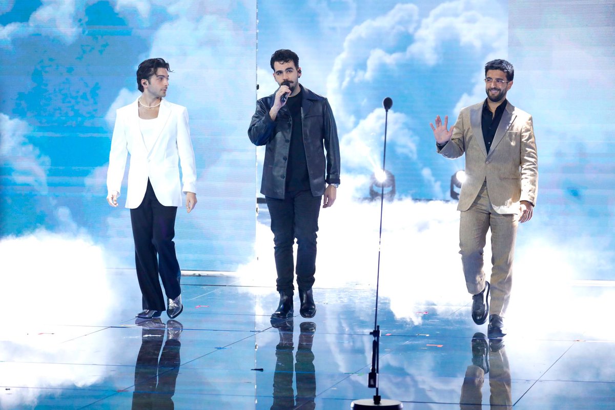 ilvolo's tweet photo. Grazie Maria e @AmiciUfficiale per averci invitati ✨
È stato bellissimo!

#IlVolo https://t.co/2iw9pjcHNS