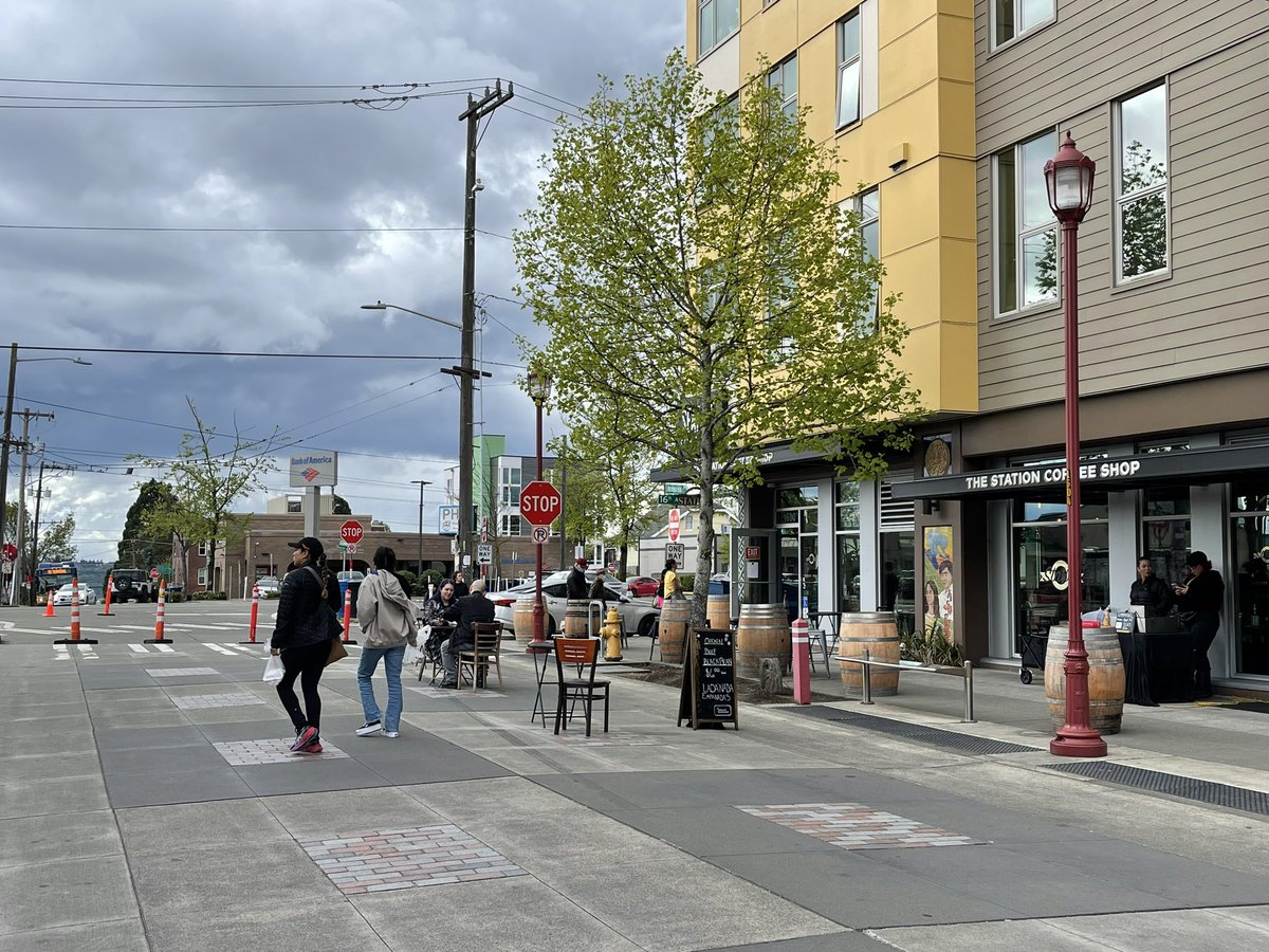 Let’s close this street off to cars already. #beaconhill #healthycommunities #streetsforpeoplenotcars