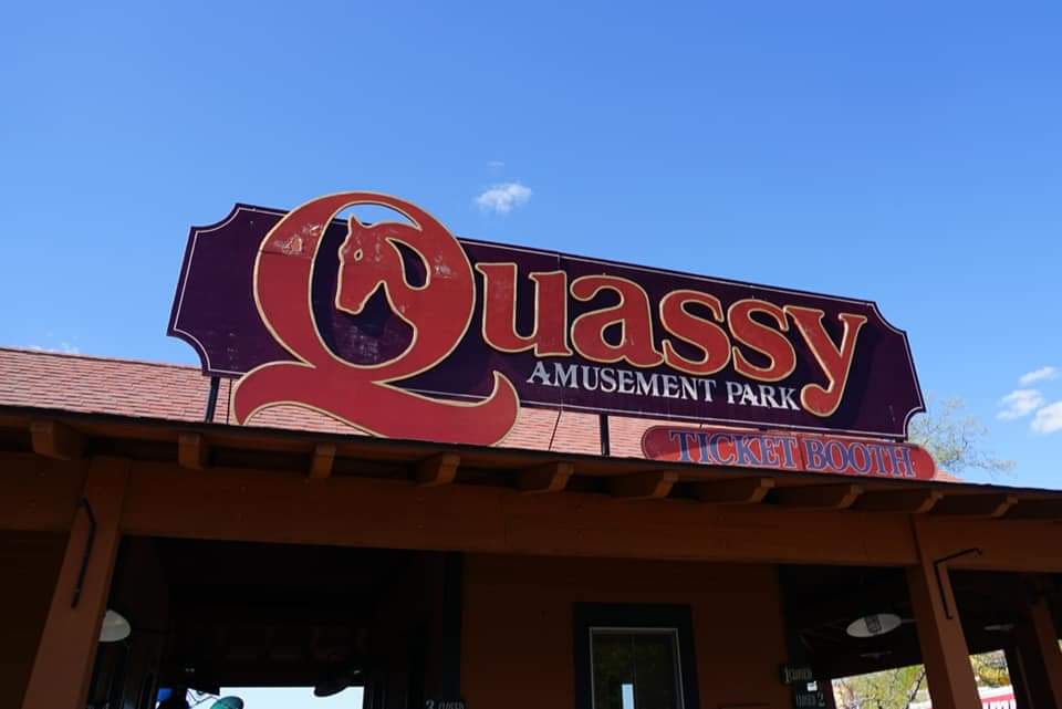 coasterchitchat's tweet photo. DJ stopped by @quassyamusement for a quick visit today for some rides on Wooden Warrior and the brand-new Super Himalaya.

#coasterchitchat #quassy #amusementpark #rollercoaster #woodencoaster #familyfun #openingday #waterbury #conecticut #newengland https://t.co/TJw51zkDAj