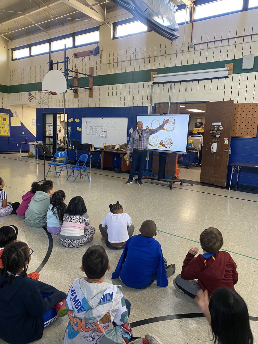 MusicAyoub's tweet photo. What an exciting day for G2, G3, &amp; G4! We had a special guest (my amazing husband who also happens to be a professional horn player)! He shared his expertise on all things brass, gave demonstrations, &amp; even played a duet. I had fun as well sharing my bassoon! https://t.co/TdqNYjiVZm
