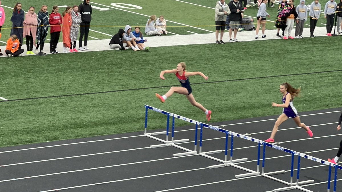 PiperLadwig's tweet photo. ✌🏼Middle School State Track 2nd Place Shuttle Hurdle Team! 🤩Couldn’t have asked for a better team! We will be back again next season! @UrbandaleJHawks #broccolistrong https://t.co/ZWWfdKlv1h