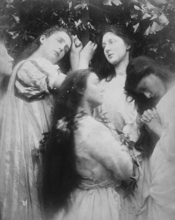 wikivictorian's tweet photo. ‘Too late! Too late!’. Photographed by Julia Margaret Cameron, 1868. https://t.co/KehCiNobnT
