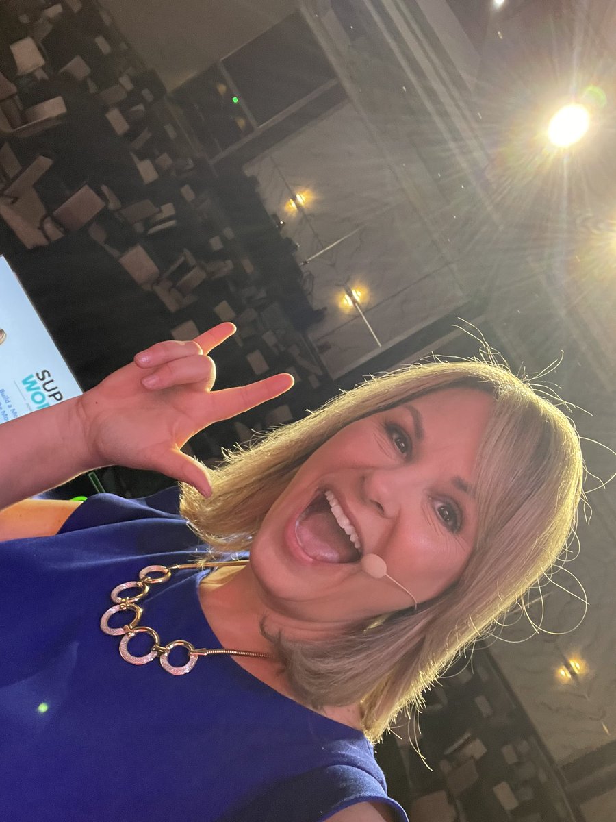 Kim_Becking's tweet photo. Loved my time at #supportworld with amazing rockstar IT professionals empowering them to shift the way they view change and challenges to build unstoppable momentum. #keynotespeaker #change #unstoppablemomentum #reframechange https://t.co/8tTADUszRO