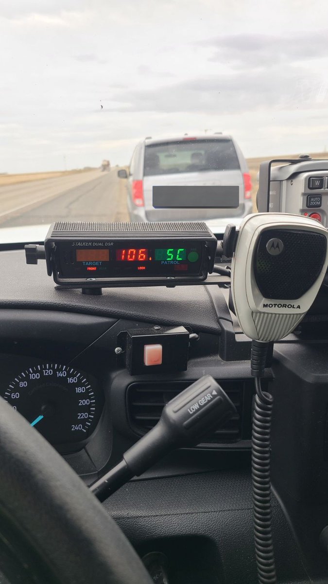 Passing an emergency vehicle with its lights in operation at 106 instead of 60 km/h will result in a $753 fine. 
<a href="/reginapolice/">Regina Police</a> #slowto60