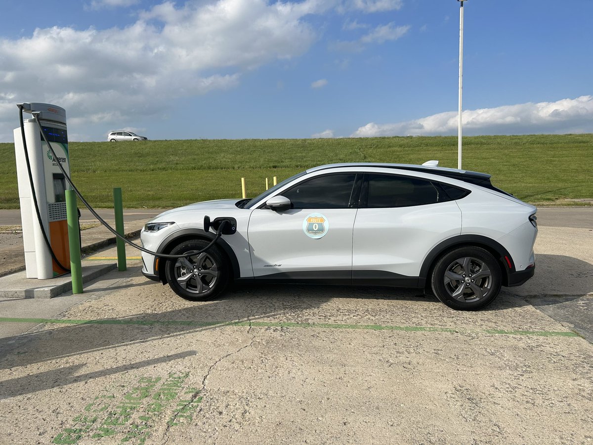 bridgeKCMO's tweet photo. Transportation accounts for 27% of U.S’s greenhouse gas emissions — w/tailpipe pollution posing health risks to many communities. #CleanerCars will protect public health &amp; address the #climatecrisis. All roads lead to #RouteZero. https://t.co/wKli9RrQRH.

Bowling Green, MO https://t.co/Z65cMRCvkO