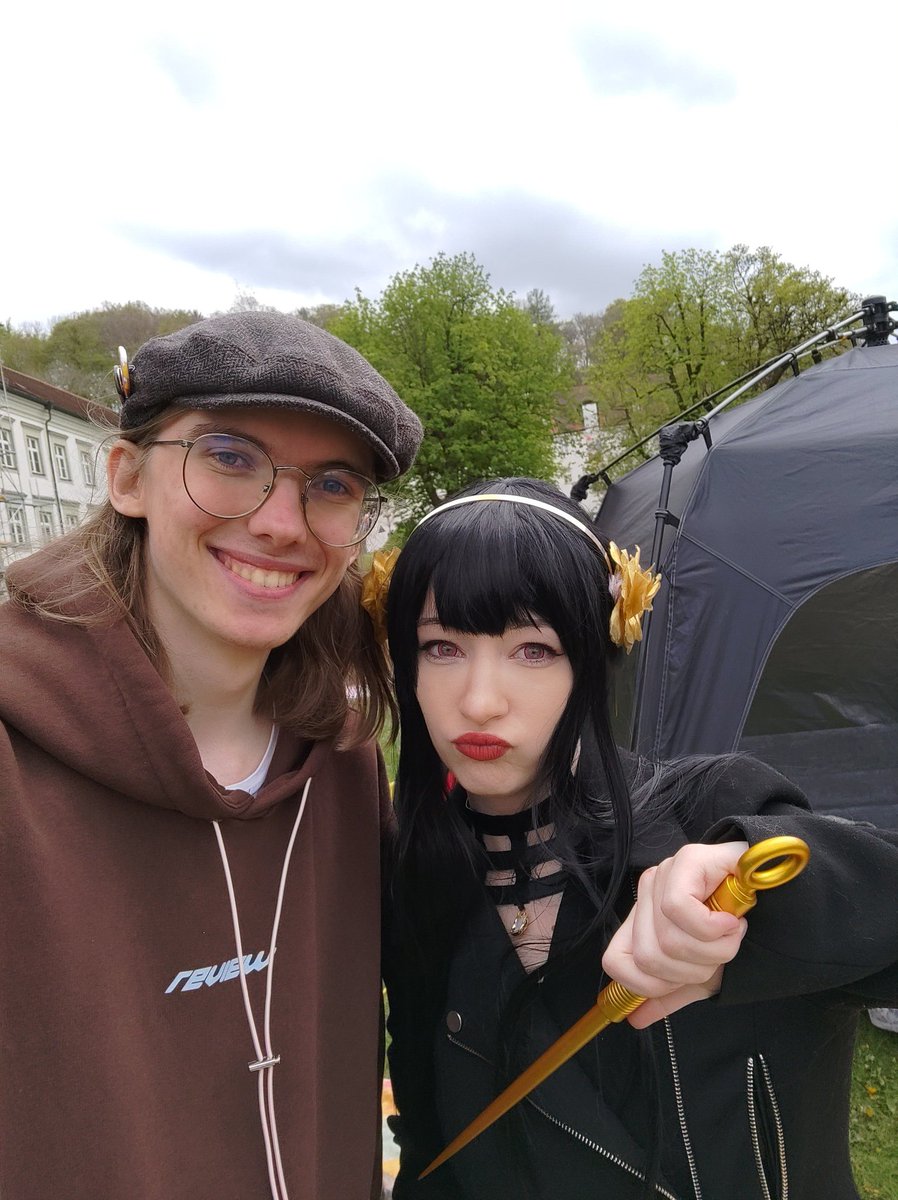 NotKazzyChan's tweet photo. Forgor to post earlier, but finally met my idol at #animuc2023 last weekend!! (I got stabbed)

It was an incredibly wonderful experience, and I really hope to be able to meet her again some day 😊 https://t.co/qYRNSoQ2vq