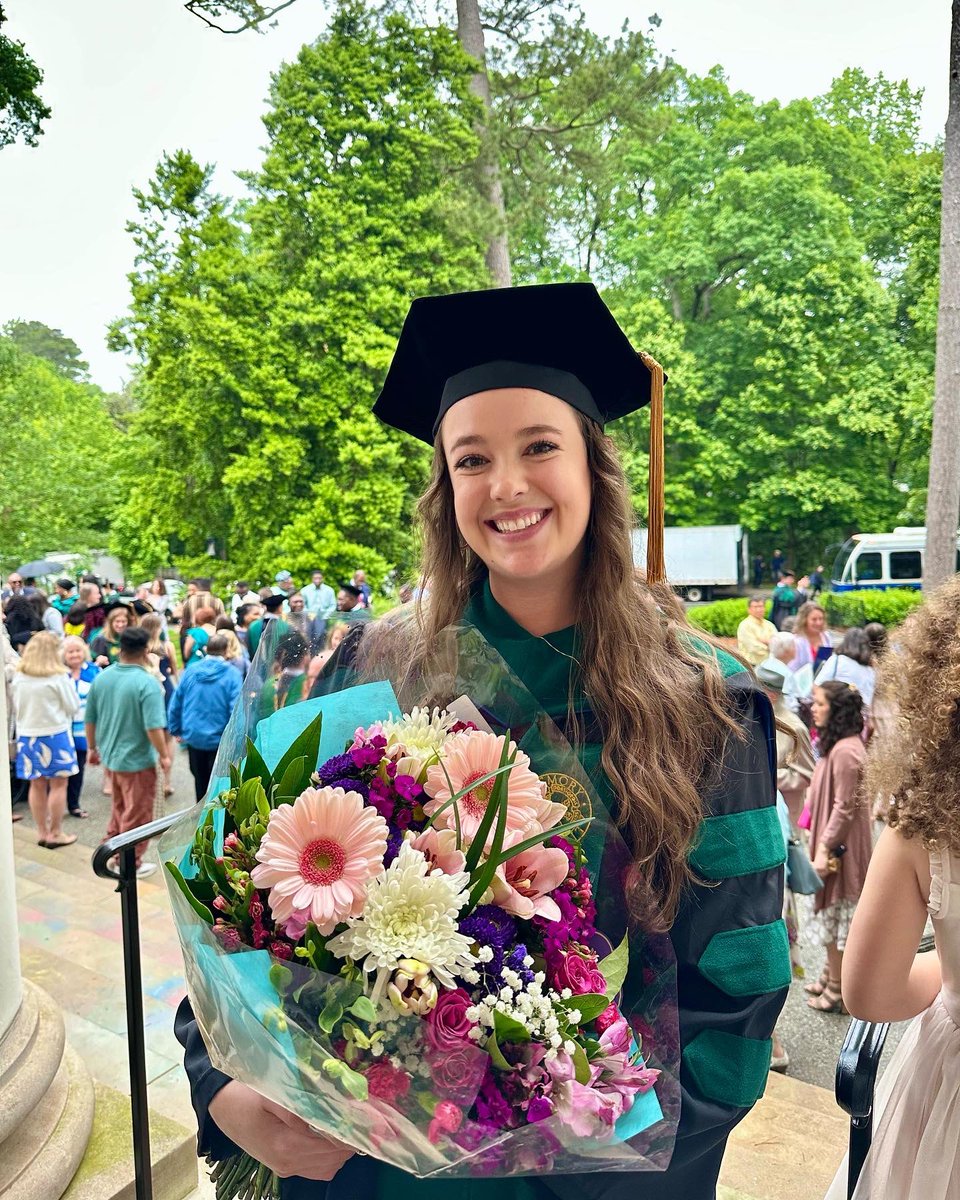 Mackenzie Bennett, MD (she/her) tweet media