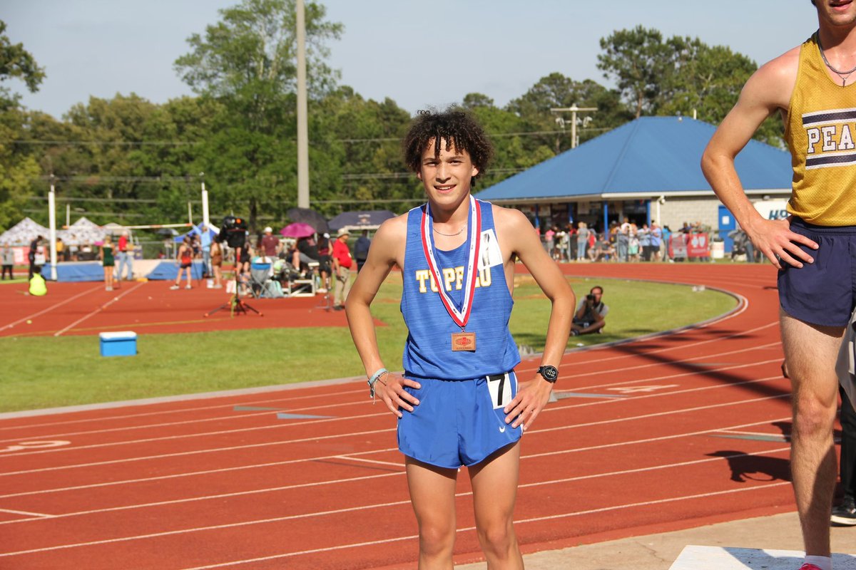 Andrew_Brown621's tweet photo. All glory to the Lord! Got the job done today at the 6a HS State meet. Ran a 4:34 with a 2:09 last 800 to finish 3rd in a stacked field of runners. One of the first 8th graders to medal in an individual event in Mississippi. @MileSplitMS @milesplit @SocialSportsMs https://t.co/0m3Gaxnu1a
