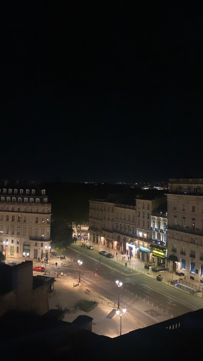 HydraLucide's tweet image. "Hydra why you don't tweet more often ?"  

Listen Bruv, business is doing good and life is awesome outside of social medias. 

And you should do the same. Don’t forget to LIVE &amp;amp; don’t fvck up your twenties trying to reach goals that aren't yours. 

In fact, the moment that you…