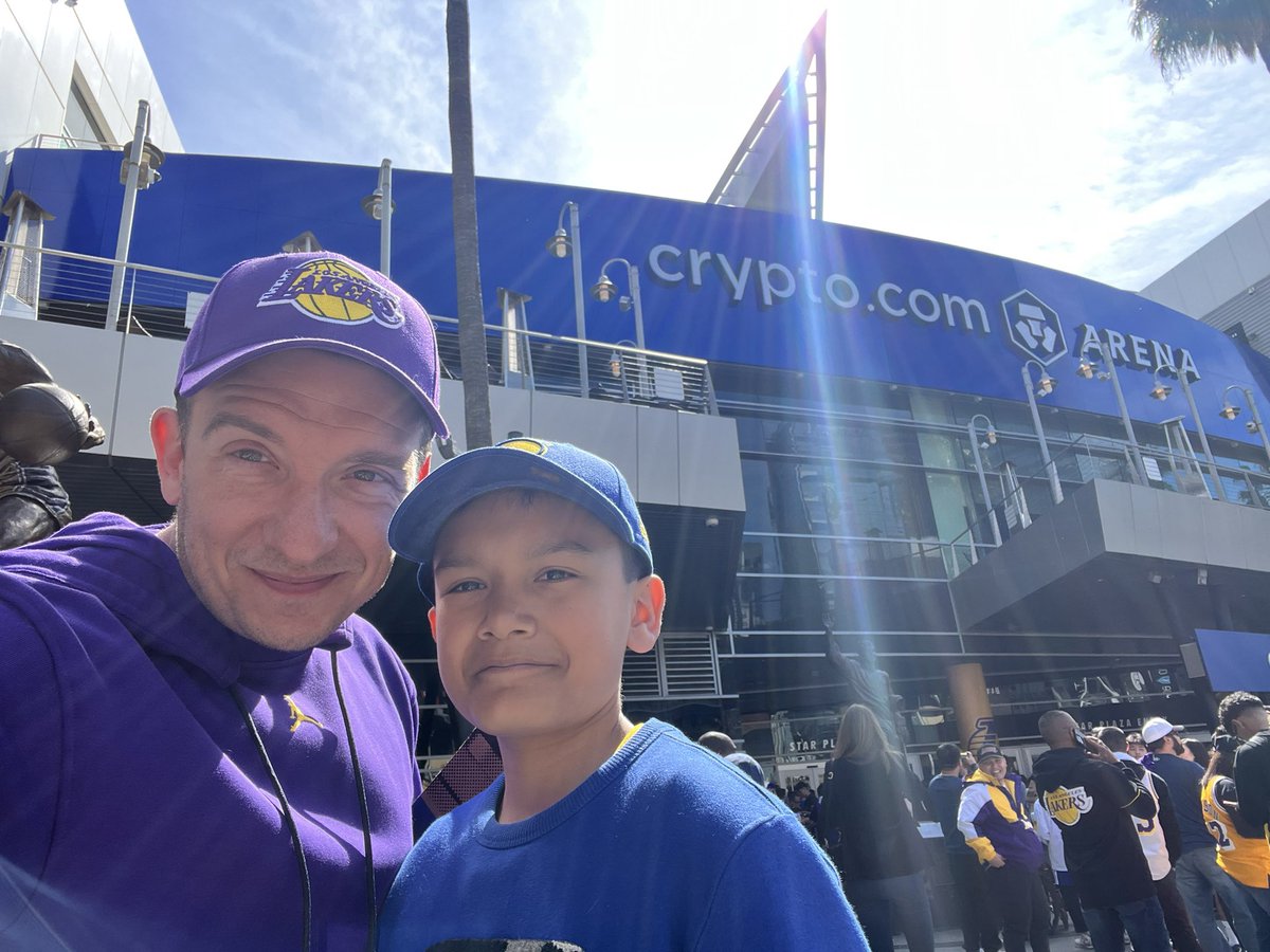 #NBAExtra on y est!! Guerre Lakers-Warriors même dans la famille!!!