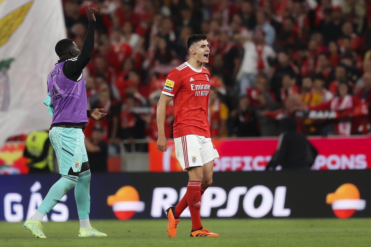 Foi à BENFICA 🔥🔴⚪️
Obrigado a todos pelo apoio, juntos pelo nosso objetivo 💪🏻