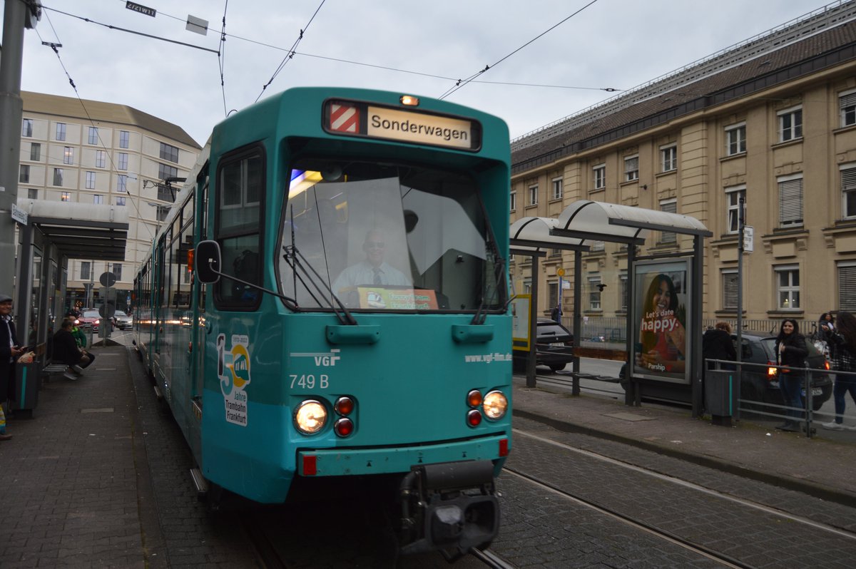 Phynnax's tweet photo. FurryTram mit dem Bahnbabo @PeterWirth10 

#Furry #Bahn https://t.co/pH3JVIvbFY