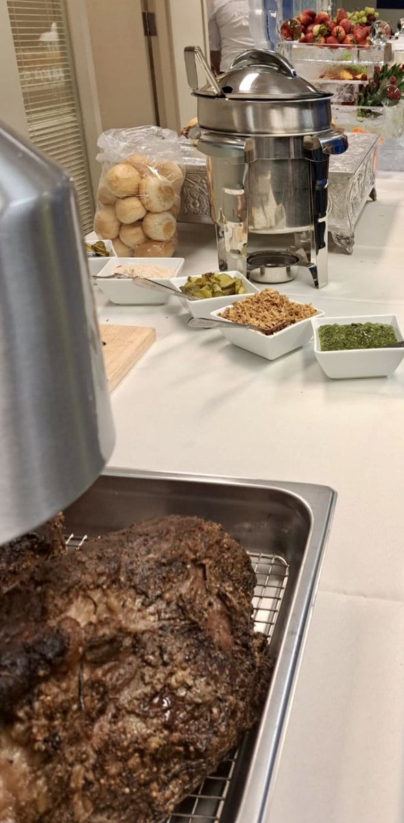 .@AbDanielleSmith No wonder Cabinet meeting to declare State of Emergency had to wait till this evening.
While thousands of Albertans are evacuated, fearing of losing everything they own, Danielle is at a splendid Calgary UCP fundraiser.
Let them eat cake!
#ableg #yyc #ABfire