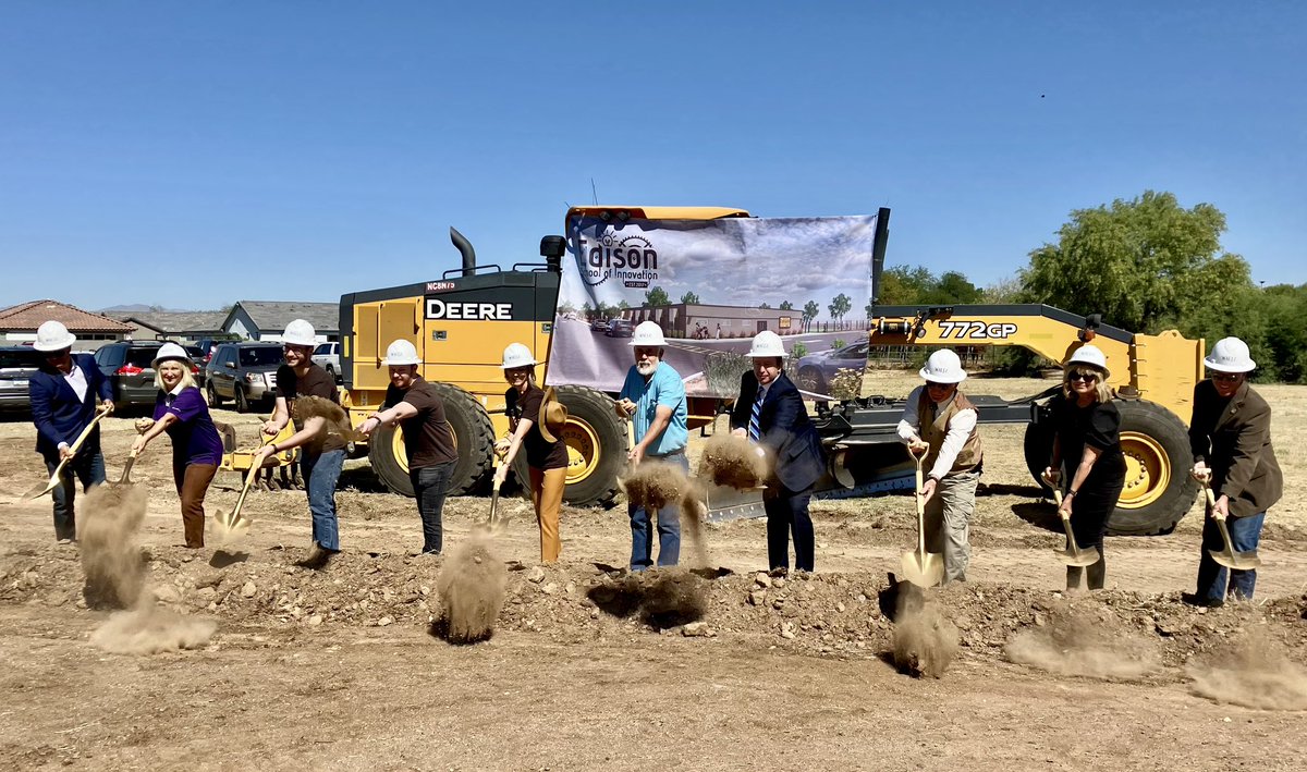 MayorWeiers's tweet image. This morning, I was honored to attend the groundbreaking of the Edison School of Innovation along with Maricopa Superintendent of Schools, Steve Watson. I can’t wait to be back for the grand opening! #CharterSchool #GlendaleAZ