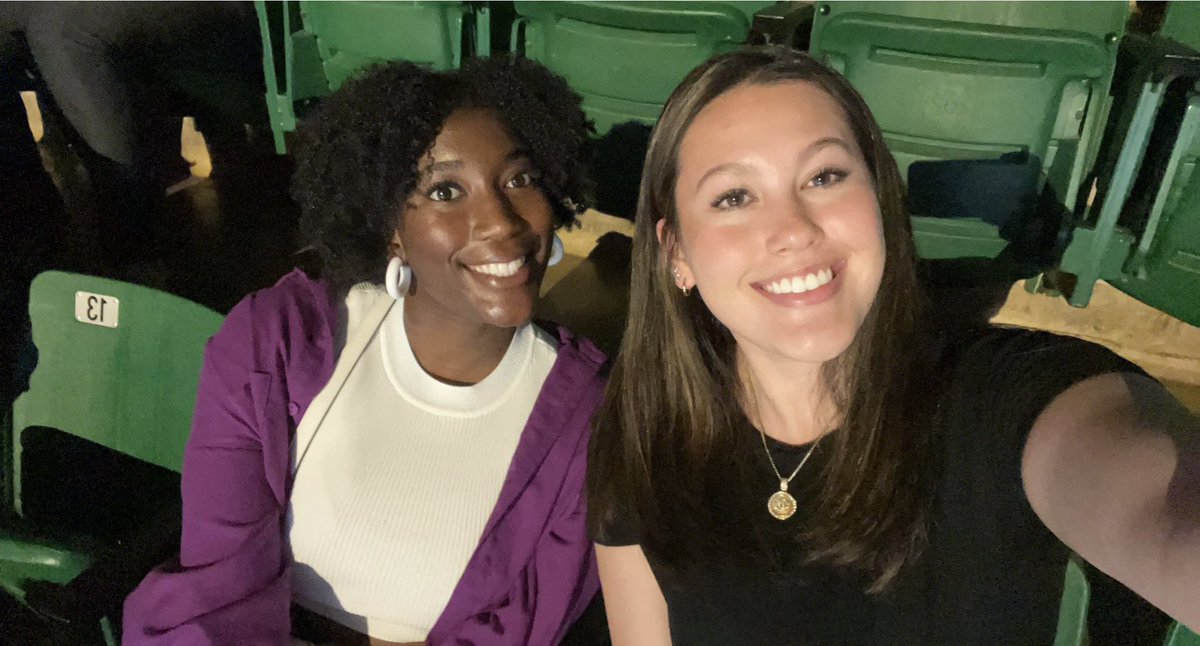 go bows!!!🌈 #NCAAMVB