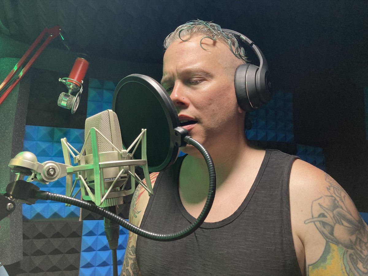 Lots of artists getting up in this booth lately!