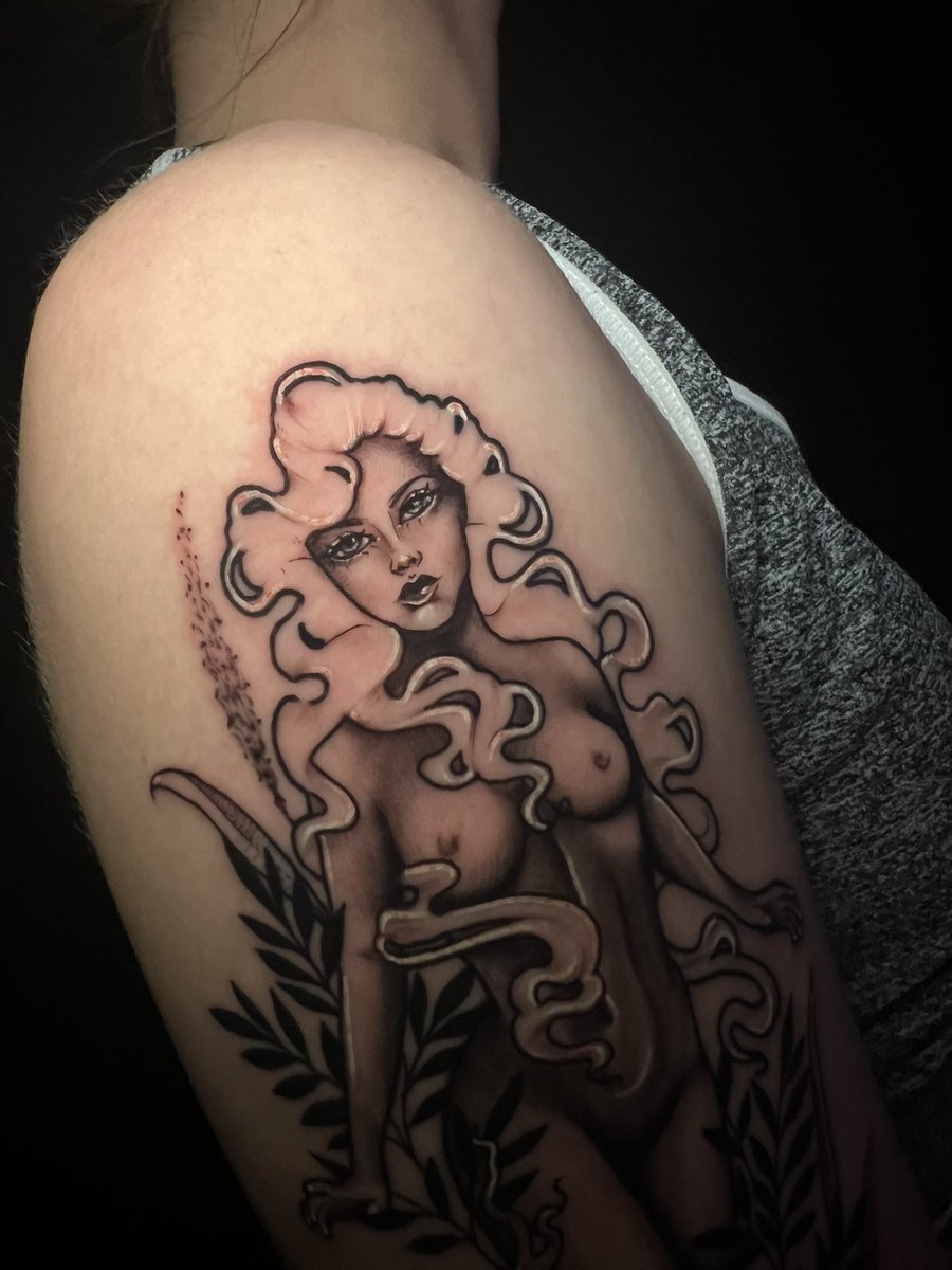 andyrose_tattoo's tweet photo. Two recent lady tattoos I’ve done🤩🤩 
Fmoi@andyrose_tattoo https://t.co/4mcGpgoGKi