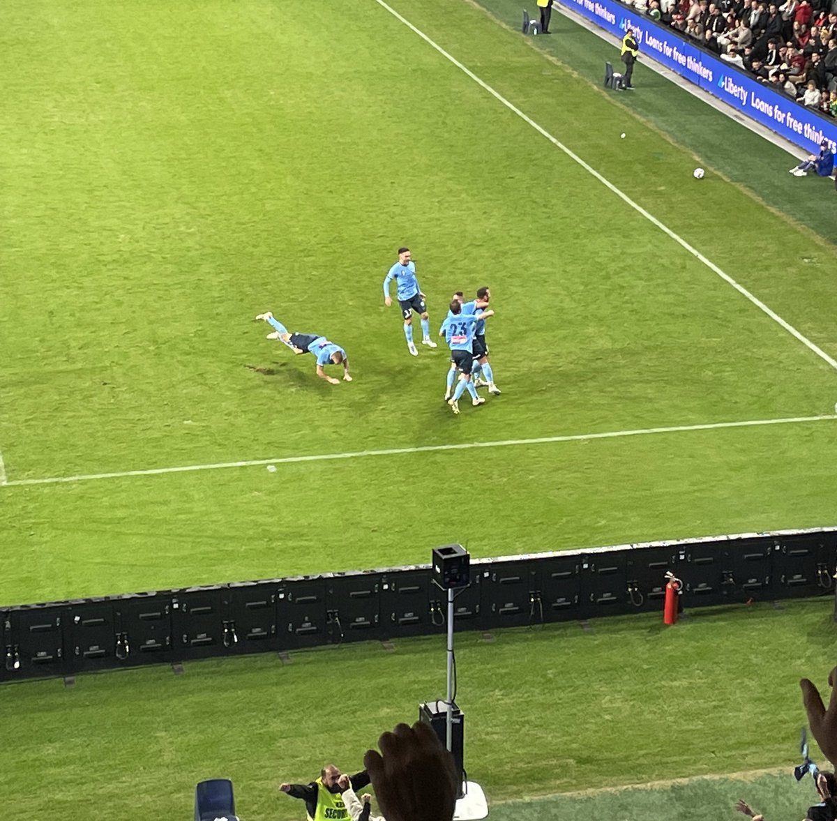 The moment Bratten’s celebration went horribly wrong! 🤣🤣 #SydneyDerby