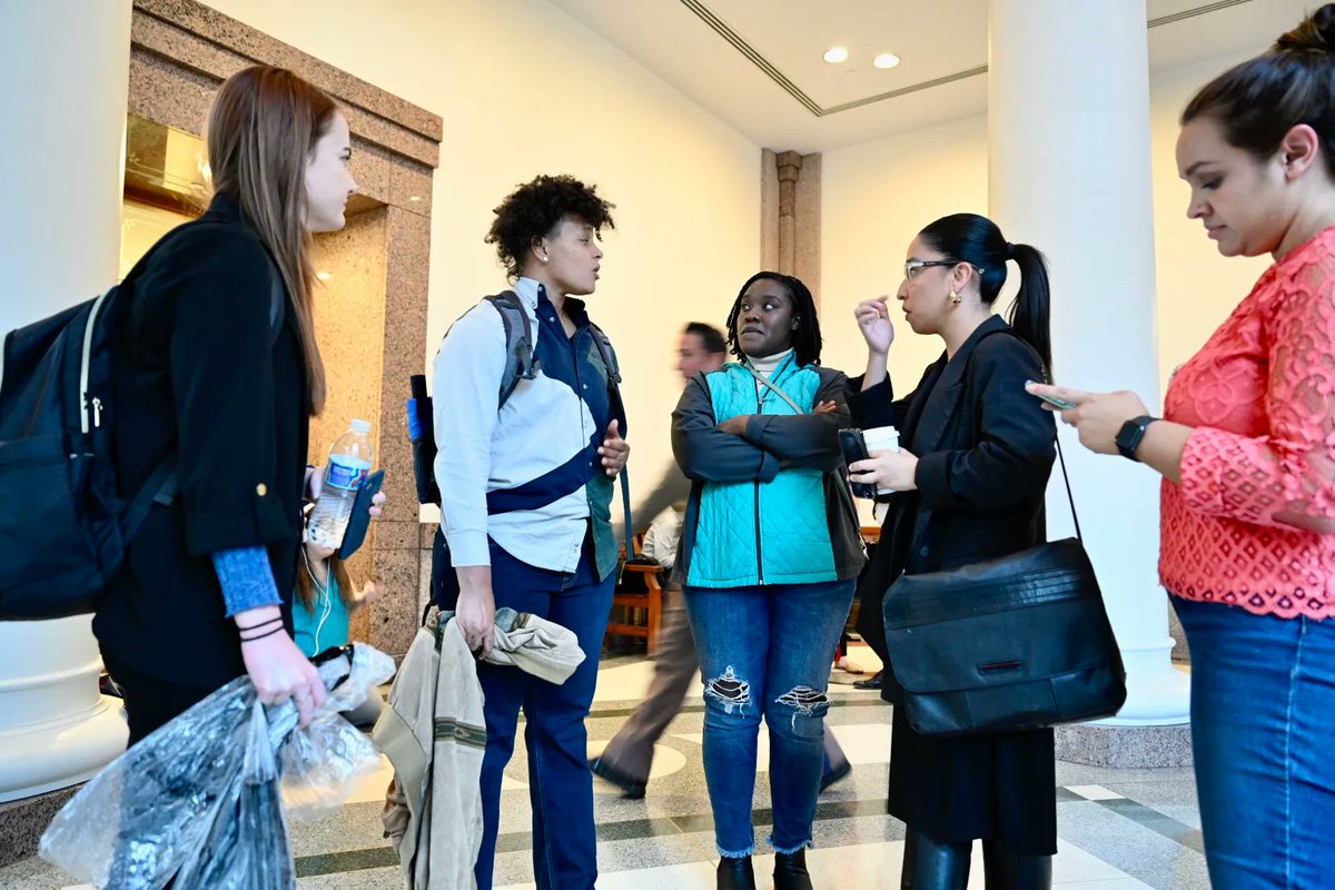 ilovesaclibrary tweet media