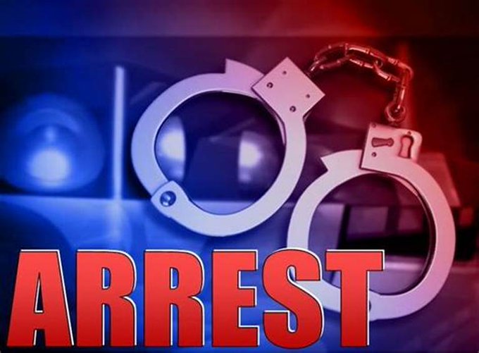 Ex__parte's tweet photo. WESTERN CAPE - SAPS will not tolerate an attack on our members. A 38-year-old suspect was arrested yesterday afternoon, 05 May 2023, after he opened fire at a police and wounding a 51-year-old Colonel in his leg.
https://t.co/uI9U8PzL7Y https://t.co/PQVzIDpeac